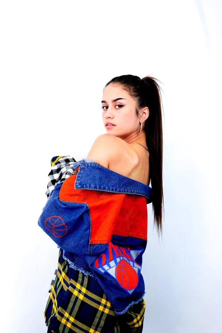 'GO KNICKS' DENIM JACKET - WOMEN