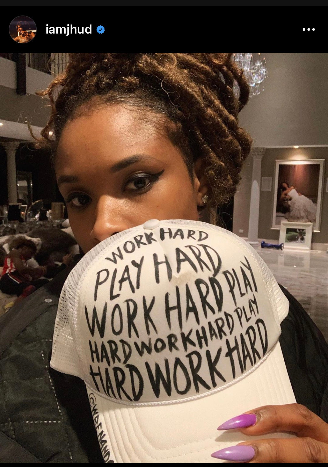 JENNIFER HUDSON SHOWING OFF HER 'WORK HARD' HAT
