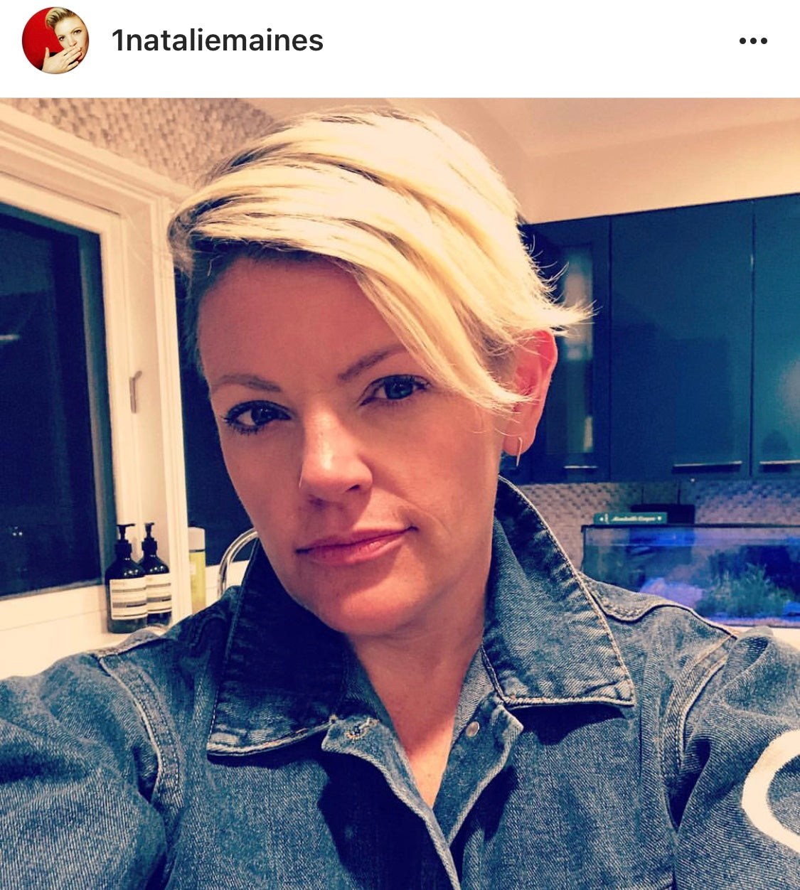 Natalie maines wears wren and glory denim jacket