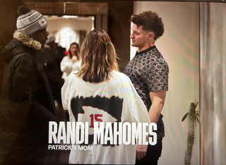Mamma Mahomes on Netflix's 'The Quarterback'!